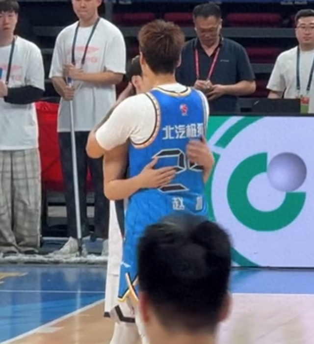 九游娱乐官方网站-徐杰决胜时刻被DNP！沮丧一幕曝光引热议 杜锋为明夏续约压价吗？|广东|赵睿|广东男篮|张皓嘉|胡明轩_新浪体育_新浪新闻