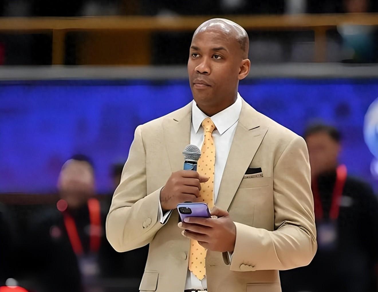 九游娱乐官方入口-谁能夺得本赛季总冠军？马布里给出答案，看衰如日中天的上海队